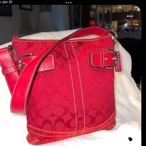 ❤️❤️Red Coach Buckle Hobo❤️❤️